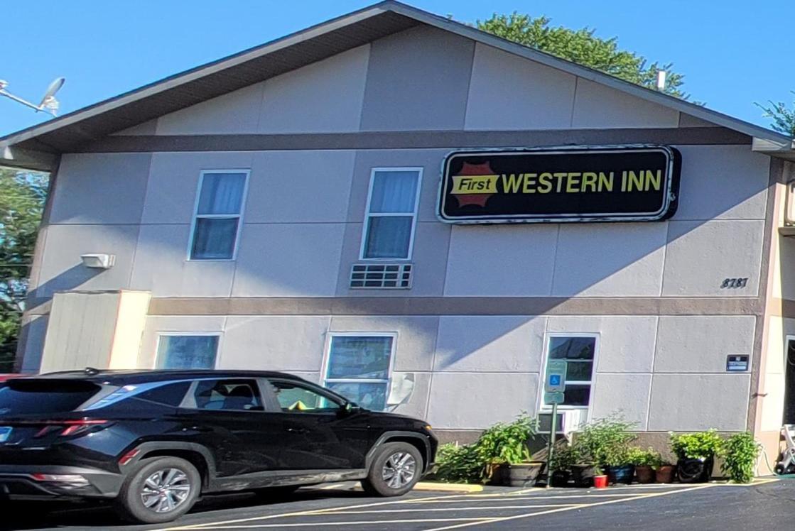 First Western Inn Caseyville Extérieur photo