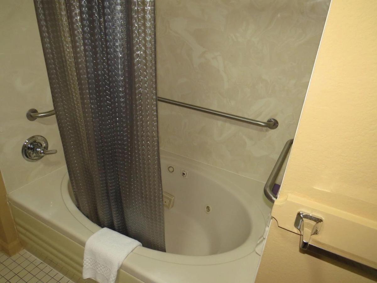 First Western Inn Caseyville Extérieur photo